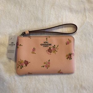 NEW Coach Corner Zip Wristlet w/Gift Box